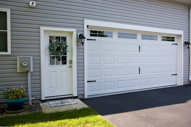 24/7 Emergency Garage Door Panel Replacement experts in East York, PA